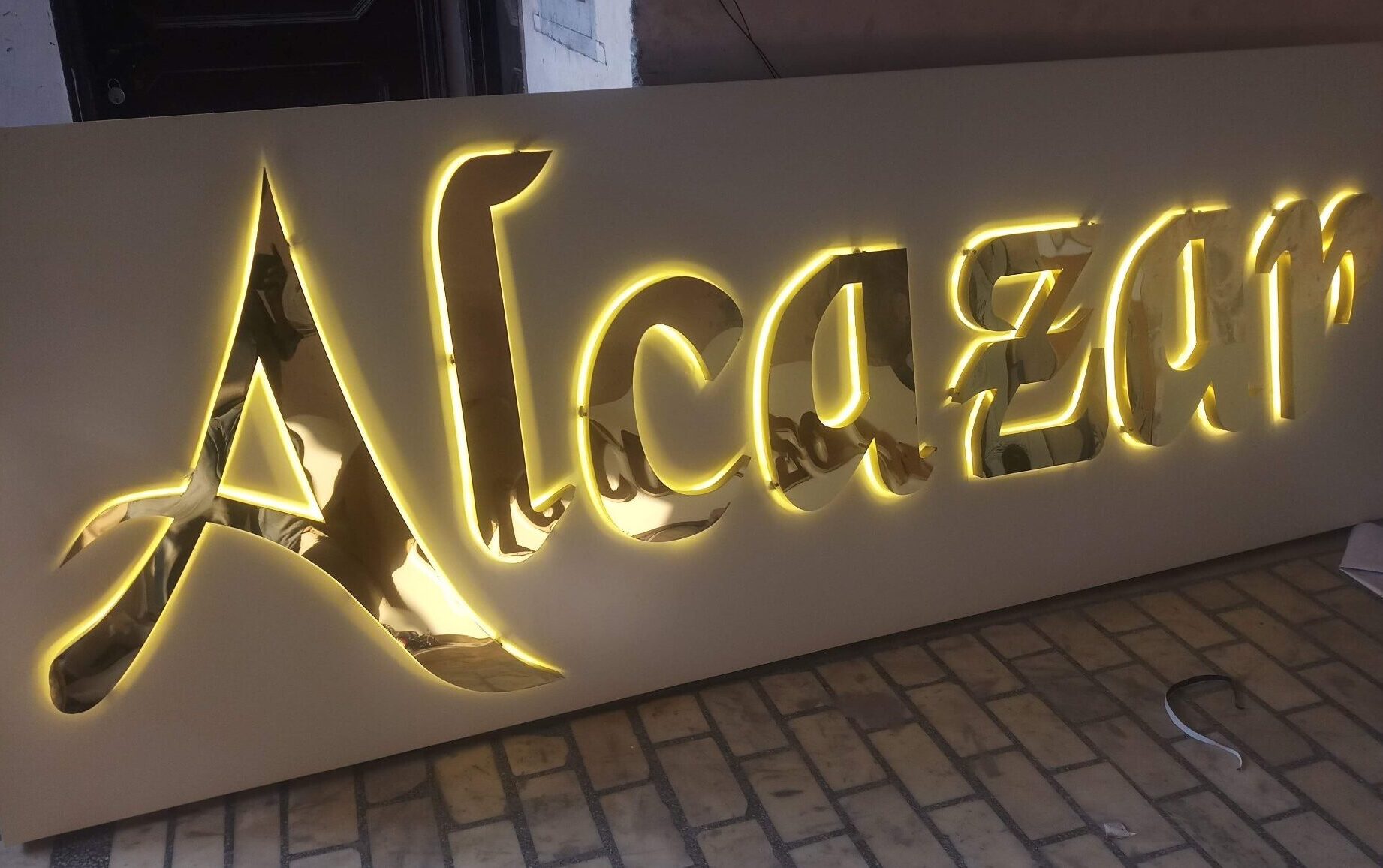 golden-steel-letters-with-led